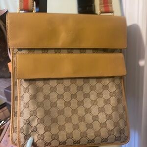 Vintage Gucci double pocket crossbody